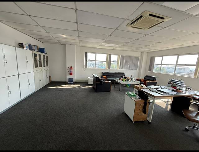 2,169M² WAREHOUSE TO LET IN SPARTAN